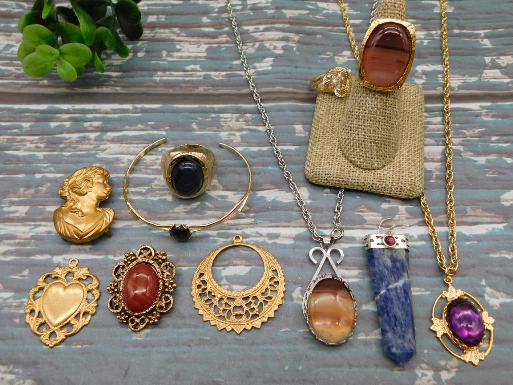 MIXED JEWELRY LOT ROCK STONE LAPIDARY SPECIMEN: MIXED JEWELRY LOT ROCK STONE LAPIDARY SPECIMEN