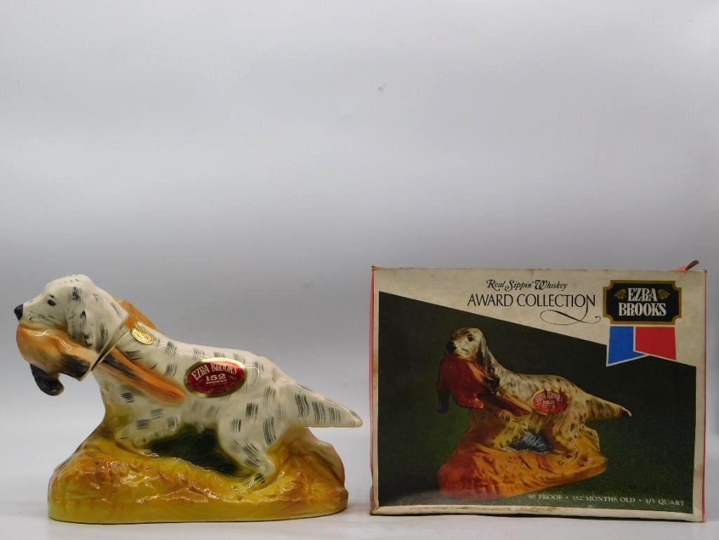 Ezra Brooks Award Collection English: An Ezra Brooks decanter from the Award Collection modeled as an English setter carrying a bird gently in his jaws, tail held out straight behind. The ticked white coat is nicely painted and the dog