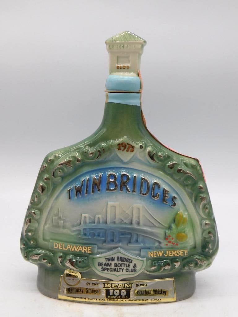 Jim Beam Twin Bridges Delaware and New Jersey Bottle Club Decanter 1971 (1 of 3)