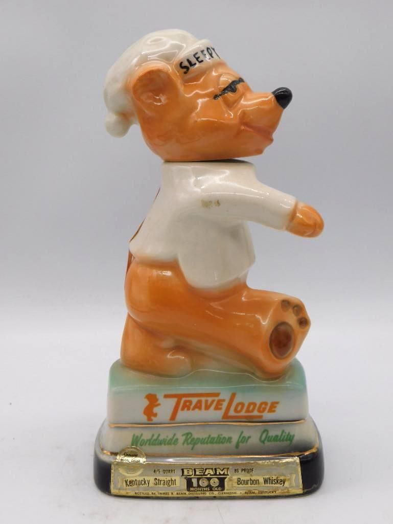 Jim Beam TraveLodge Sleepy Bear Decanter 1972 (1 of 2)