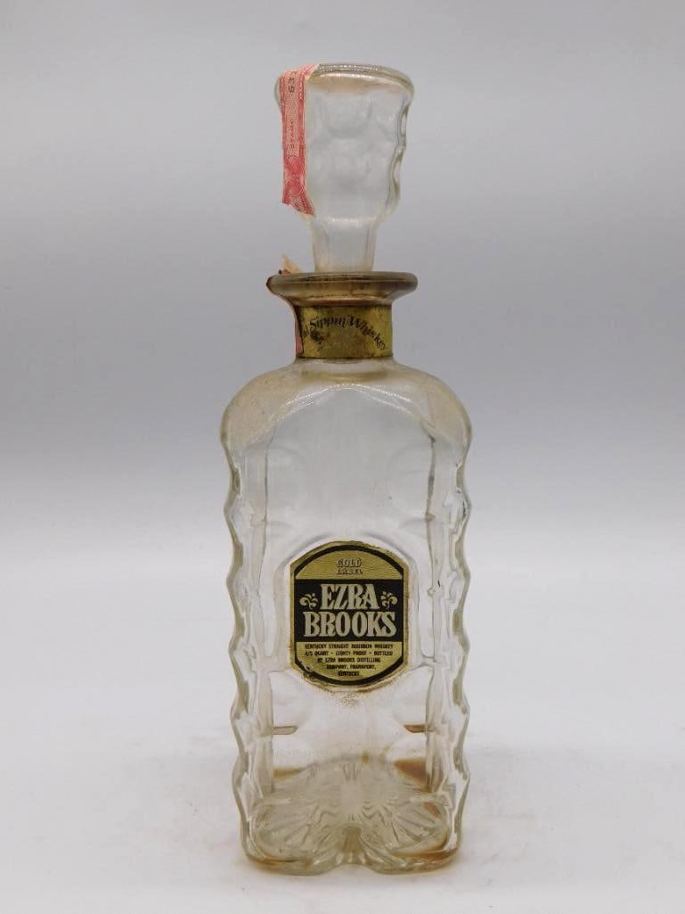 Ezra Brooks Gold Label Pressed Glass Whiskey Decanter (1 of 3)