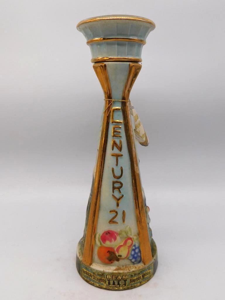 Jim Beam Century 21 Seattle World's Fair Space Needle Decanter (1 of 3)