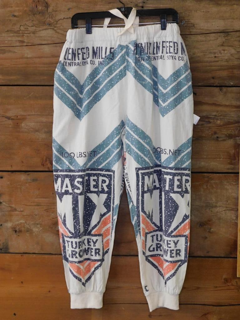 NEW MASTER MIX TURKEY GROWER FEED SACK JOGGER PANTS SIZE L/XL NWT BOUTIQUE CLOTHING: New Master Mix Turkey Grower Feed Sack Jogger Pants Size L/Xl Nwt Boutique Clothing. See photos for exact size and condition.