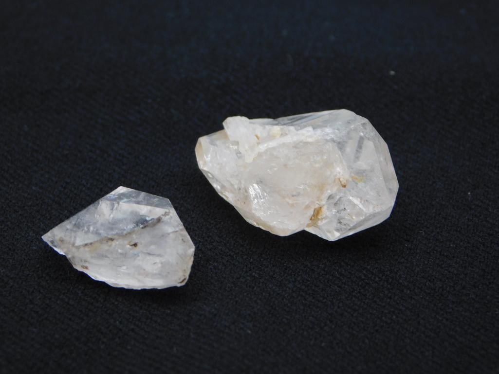HERKIMER DIAMOND 60 CARATS ROCK STONE LAPIDARY SPECIMEN: Herkimer Diamond 60 Carats Rock Stone Lapidary Specimen. See photos for exact size and condition.
