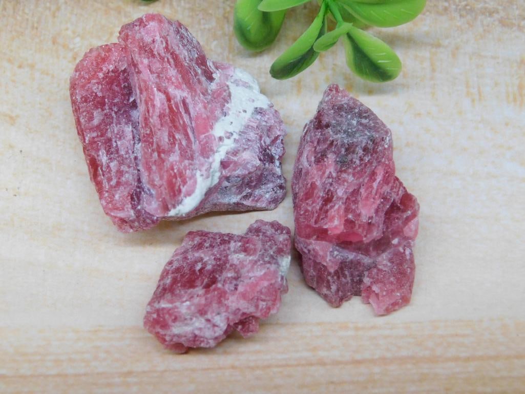 GEM RHODONITE ROCK STONE LAPIDARY SPECIMEN: GEM RHODONITE ROCK STONE LAPIDARY SPECIMEN