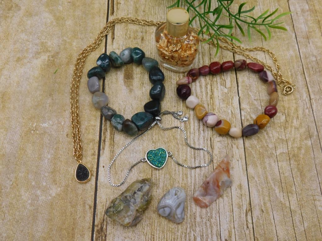 MIXED JEWELRY LOT ROCK STONE LAPIDARY SPECIMEN: MIXED JEWELRY LOT ROCK STONE LAPIDARY SPECIMEN