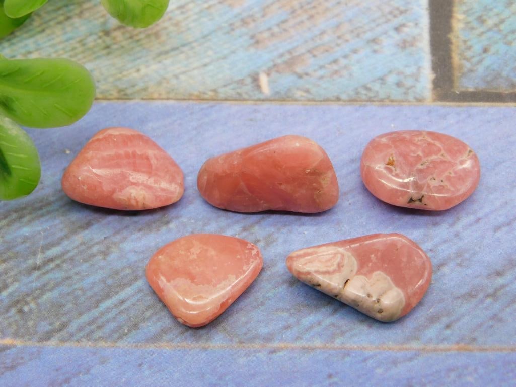 RHODOCHROSITE ROCK STONE LAPIDARY SPECIMEN: RHODOCHROSITE ROCK STONE LAPIDARY SPECIMEN