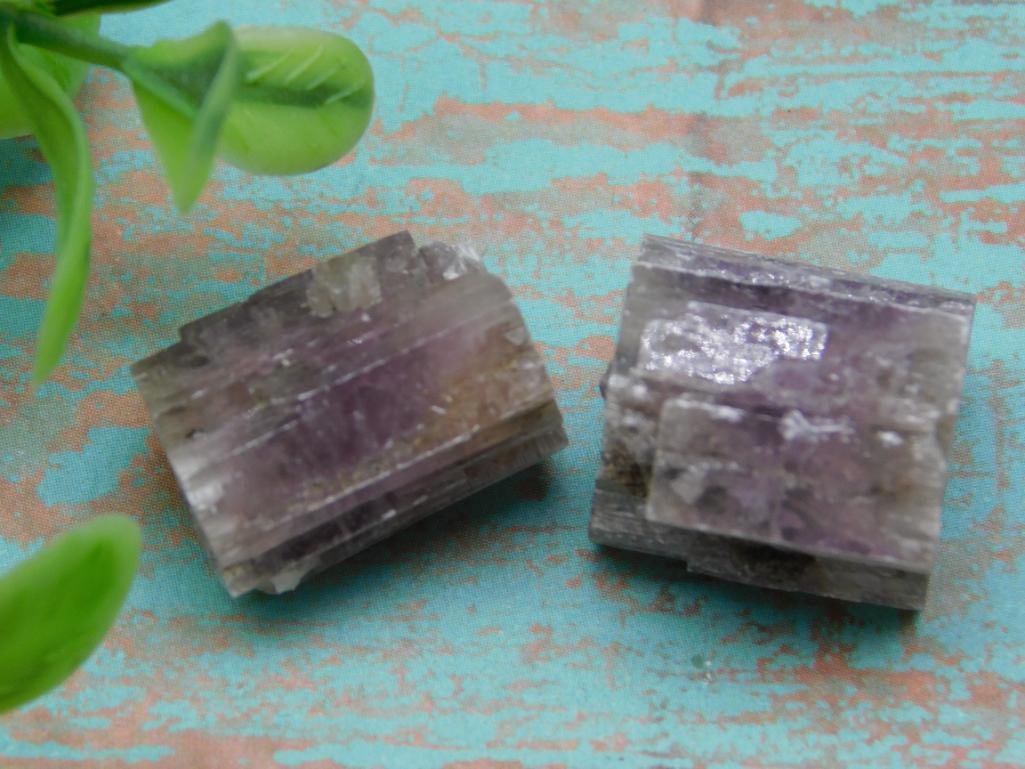 PURPLE ARAGONITE ROCK STONE LAPIDARY SPECIMEN: We are an auction house conducting a live auction with several hundred lots. It sometimes takes up to three weeks to ship, and announcements are made during the auction that affect some items.