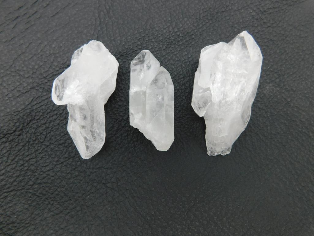 QUARTZ ROCK STONE LAPIDARY SPECIMEN: Quartz Rock Stone Lapidary Specimen. See photos for exact size and condition.