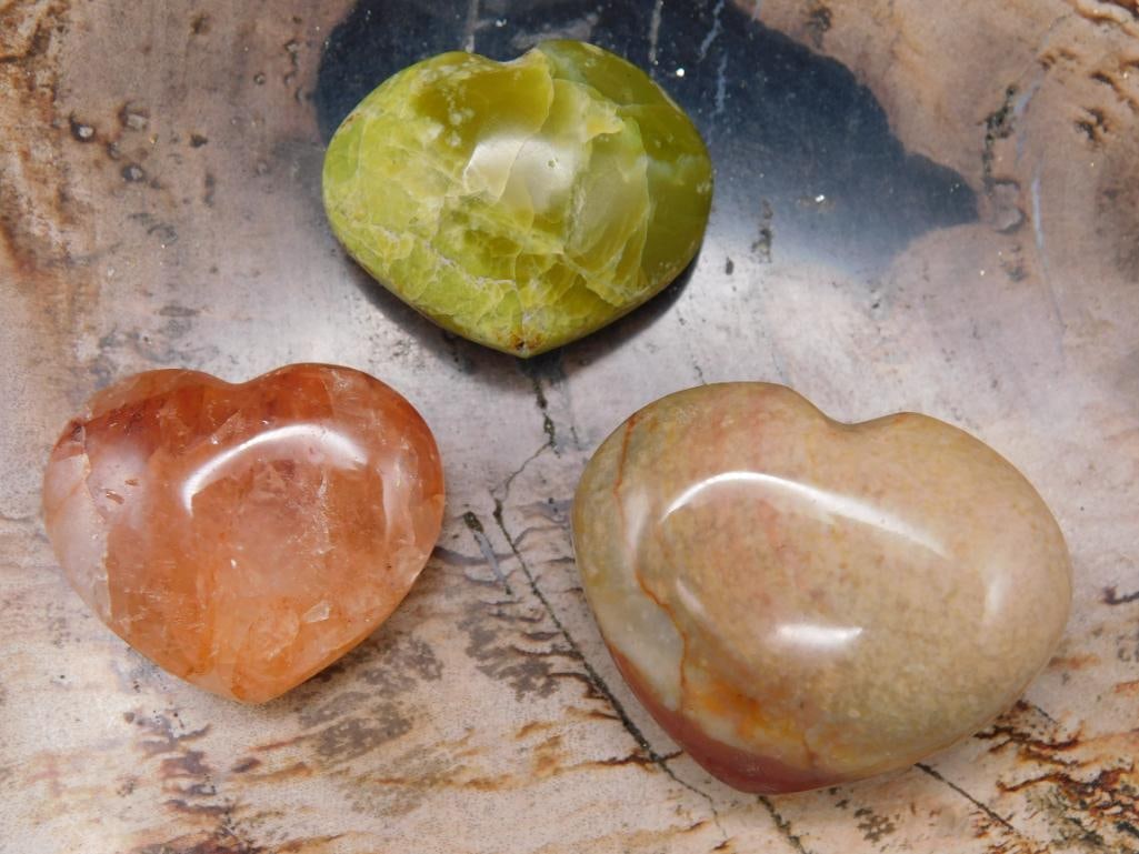 JEWELRY SALE! ROCK STONE LAPIDARY SPECIMEN: We are an auction house conducting a live auction with several hundred lots. It sometimes takes up to three weeks to ship, and announcements are made during the auction that affect some items.