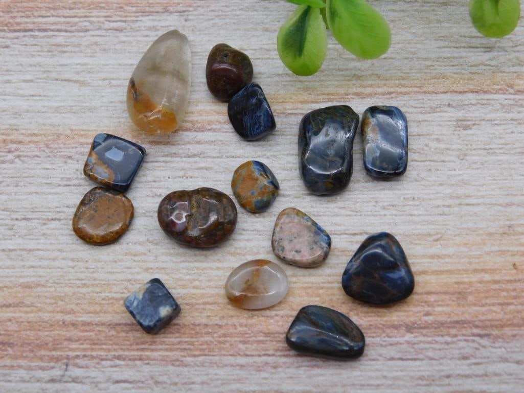 PIETERSITE ROCK STONE LAPIDARY SPECIMEN: We are an auction house conducting a live auction with several hundred lots. It sometimes takes up to three weeks to ship, and announcements are made during the auction that affect some items. *******