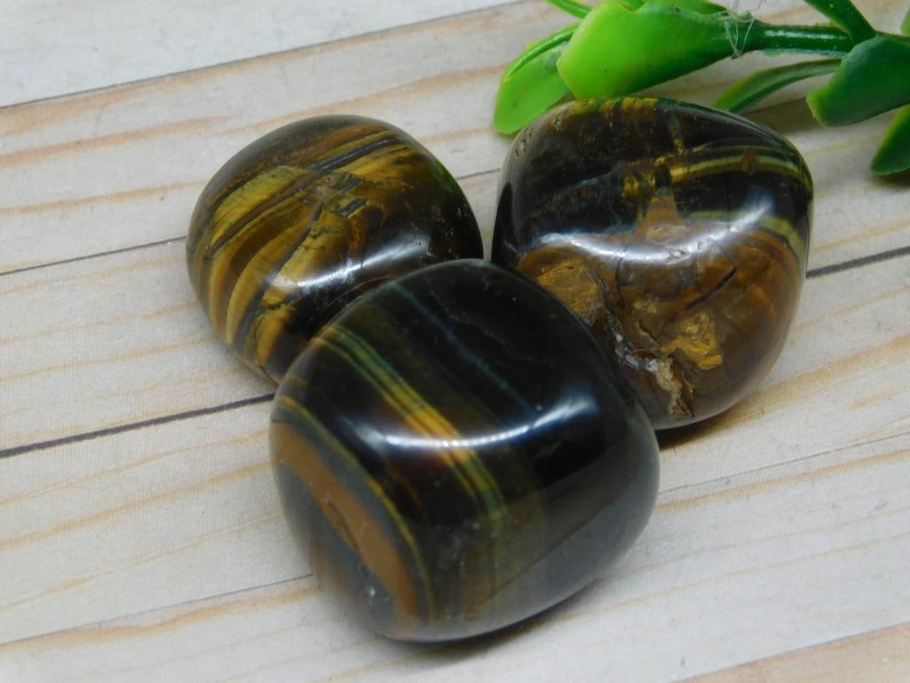 TIGER EYE ROCK STONE LAPIDARY SPECIMEN: TIGER EYE ROCK STONE LAPIDARY SPECIMEN