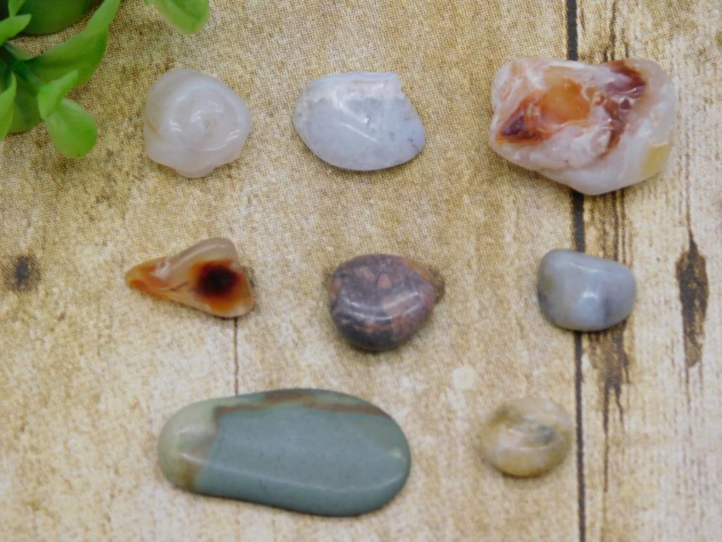 MIXED LOT ROCK STONE LAPIDARY SPECIMEN: MIXED LOT ROCK STONE LAPIDARY SPECIMEN