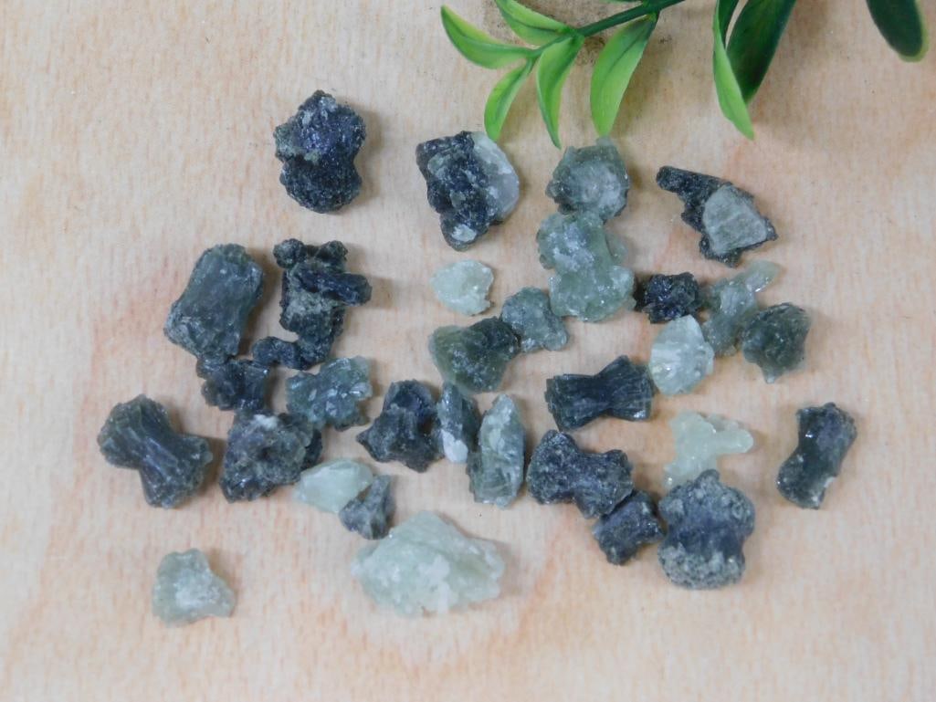 PREHNITE ROCK STONE LAPIDARY SPECIMEN: PREHNITE ROCK STONE LAPIDARY SPECIMEN