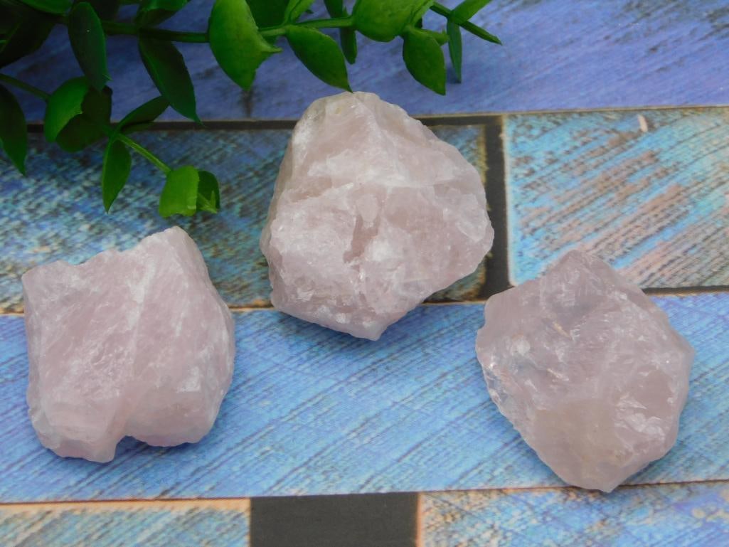 ROSE QUARTZ ROCK STONE LAPIDARY SPECIMEN (1 of 4)