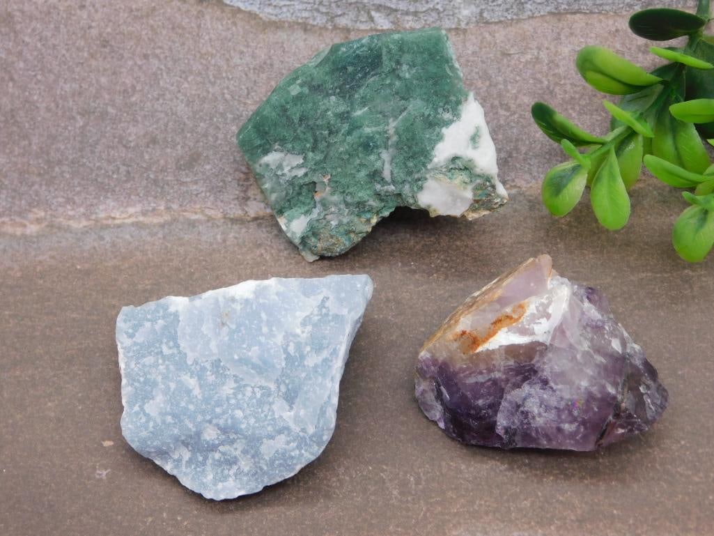 MIXED ROUGH LOT ROCK STONE LAPIDARY SPECIMEN: MIXED ROUGH LOT ROCK STONE LAPIDARY SPECIMEN