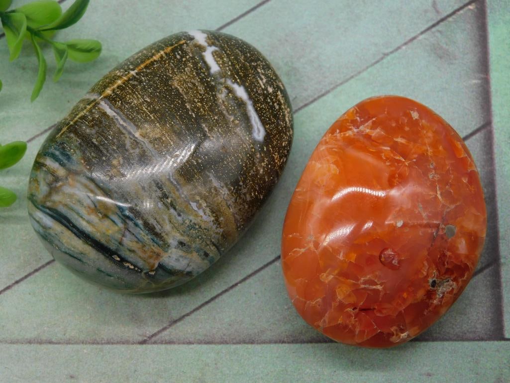 ROCK STONE LAPIDARY SPECIMEN (1 of 4)