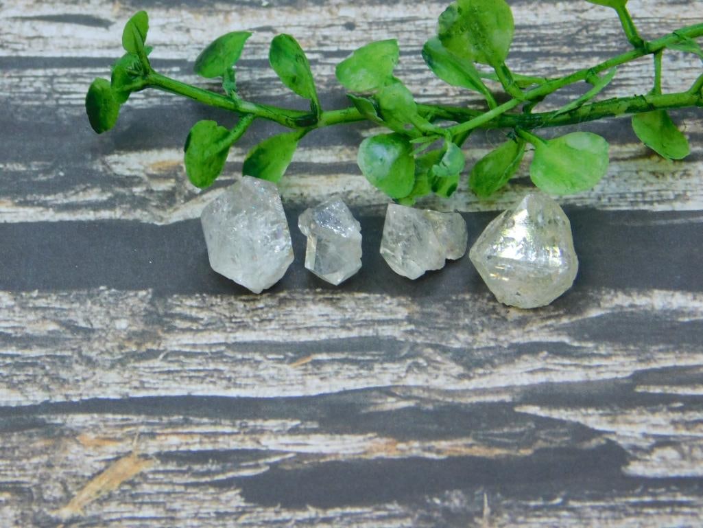 HERKIMER DIAMOND ROCK STONE LAPIDARY SPECIMEN: HERKIMER DIAMOND ROCK STONE LAPIDARY SPECIMEN