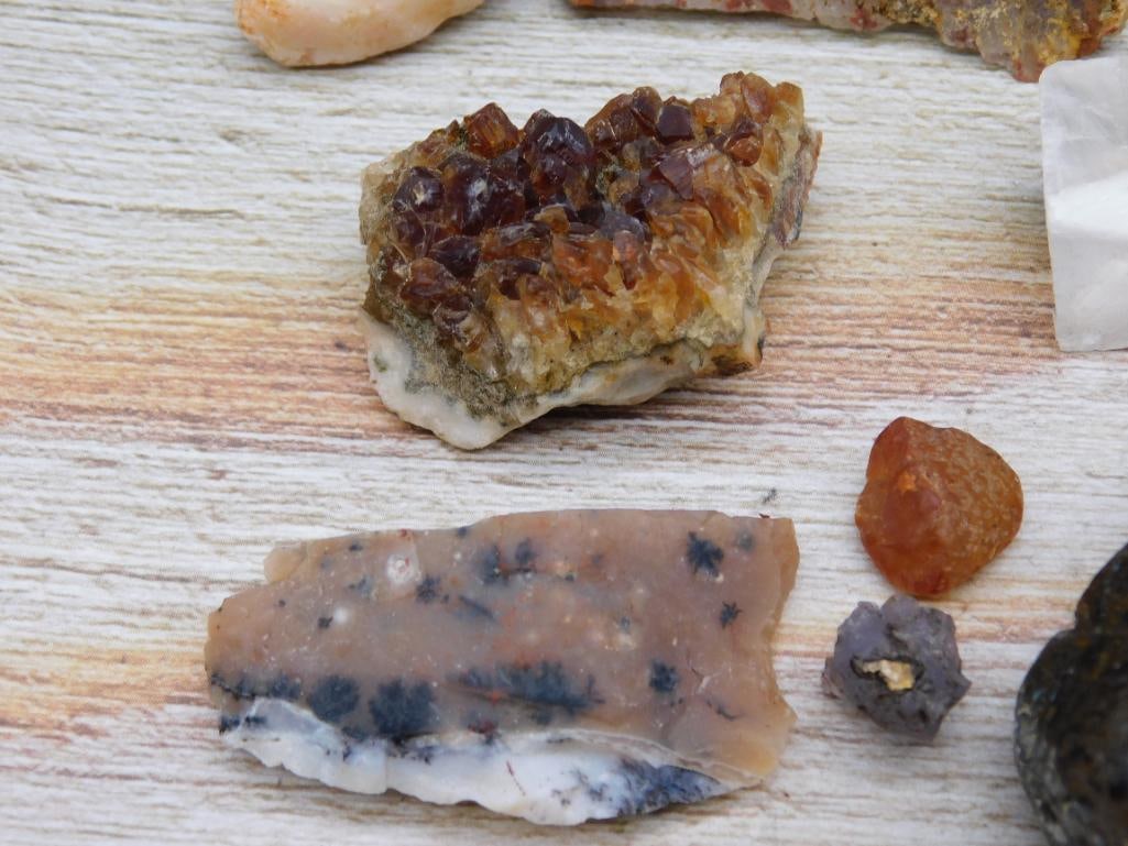 MIXED ROUGH ROCK STONE LAPIDARY SPECIMEN - 9