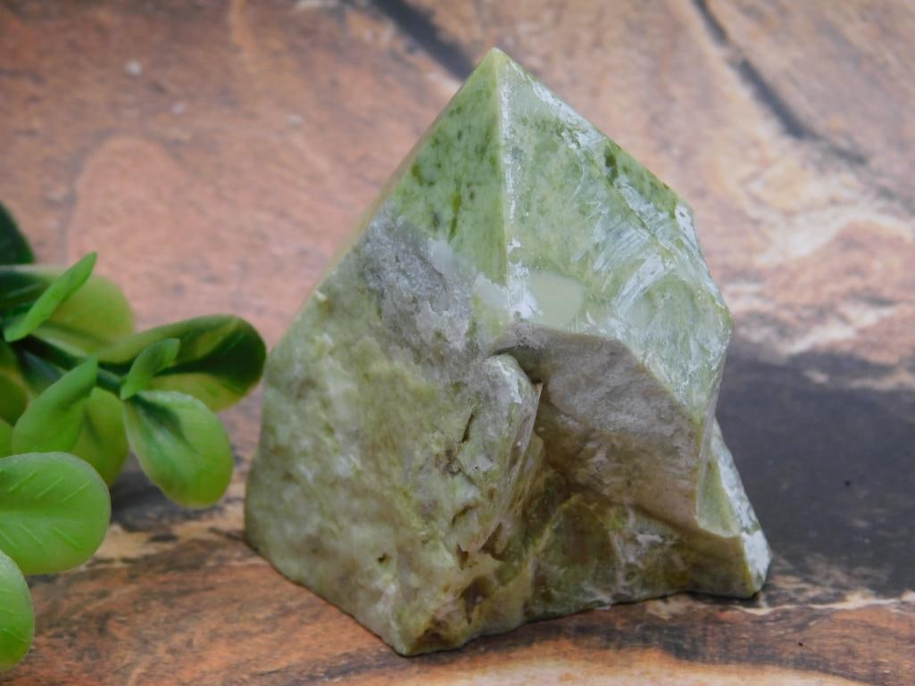 SERPENTINE POINT ROCK STONE LAPIDARY SPECIMEN (1 of 14)