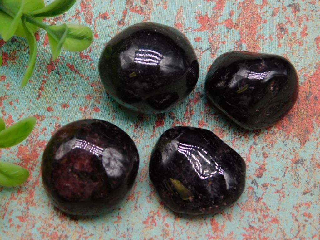ROCK STONE LAPIDARY SPECIMEN - 9