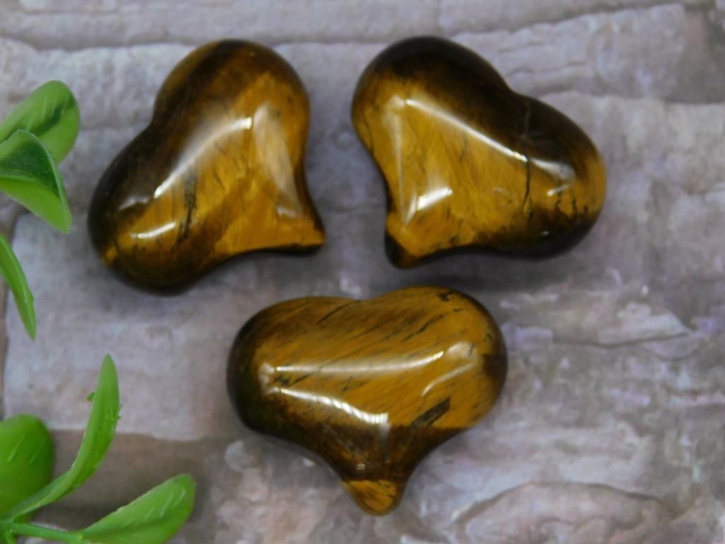 Set of Three Tiger?s Eye Heart-Shaped Stones: Set of Three Tiger?s Eye Heart-Shaped Stones