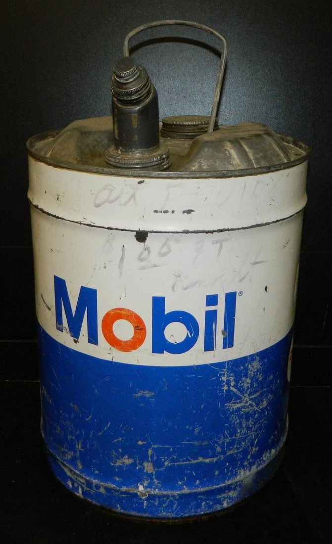 MOBIL OIL 5 GALLON CAN (1 of 2)