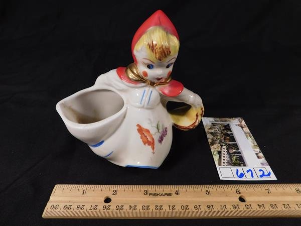 HULL LITTLE RED RIDING HOOD TOOTHPICK HOLDER: Please see photo for measurements and dimensions. Thank you for shopping at Hatman Auctions. This is the first of many online auctions that will feature one of the United States Largest collections of