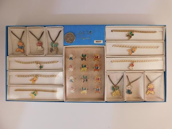 LITTLE FOLKS NOS CHILDRENS JEWELRY IN ORIGINAL BOX (1 of 1)