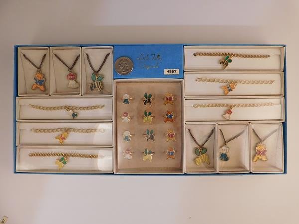 LITTLE FOLKS NOS CHILDRENS JEWELRY IN ORIGINAL BOX (1 of 1)