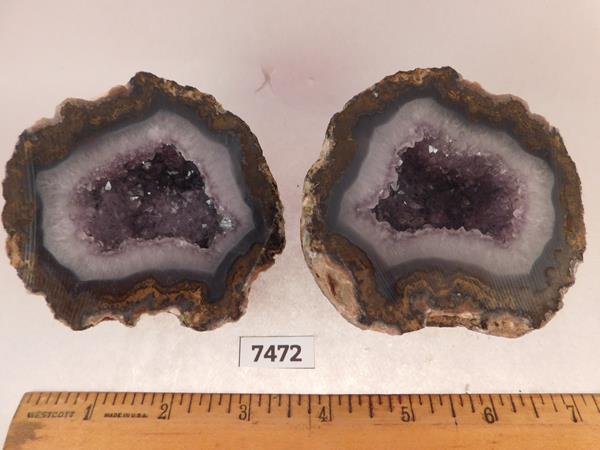 GEODE ROCK STONE LAPIDARY SPECIMEN: Thank you for attending HATMAN AUCTIONS! This is one of a series of auctions where we are selling one of the largest collections of rocks in the United States. Please see photos for measurements and d