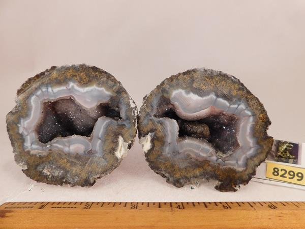 GEODE ROCK STONE LAPIDARY SPECIMEN: Thank you for attending HATMAN AUCTIONS! This is one of a series of auctions where we are selling one of the largest collections of rocks in the United States. Please see photos for measurements and d