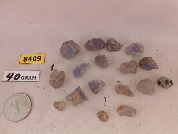 ELLENSBURG AGATES RARE 40 GRAMS BLUE: Thank you for attending HATMAN AUCTIONS! This is one of a series of auctions where we are selling one of the largest collections of rocks in the United States. Please see photos for measurements and d