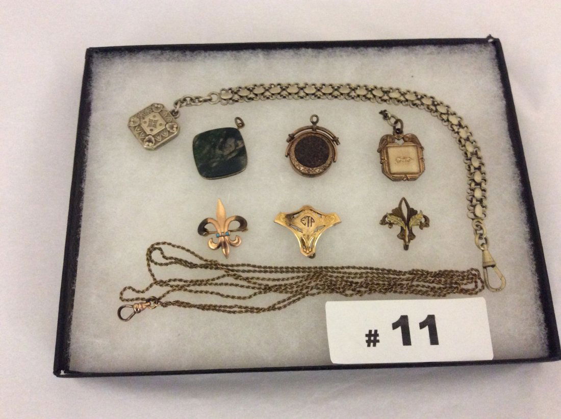 Watch Fabs & Chains (1 of 3)