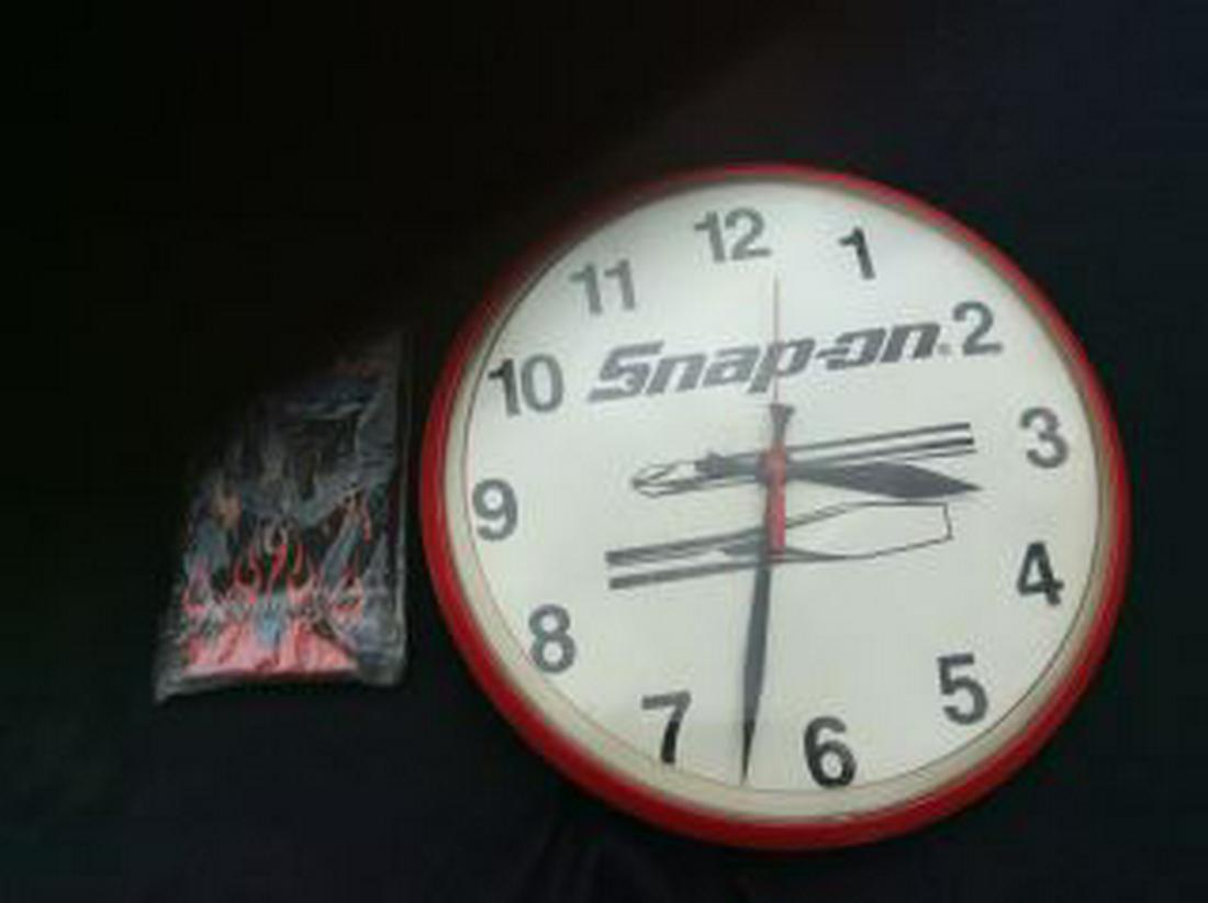 Snap On Clock (1 of 2)