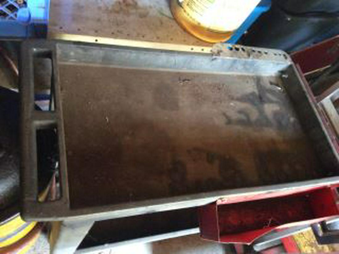 Tool Cart on Wheels (1 of 4)