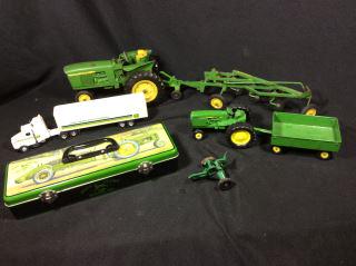 John Deere Toy Collector's Lot 2 tractors, 1 (1 of 7)