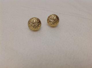 14kt Gold Carved Button Earrings .Pair (1 of 4)