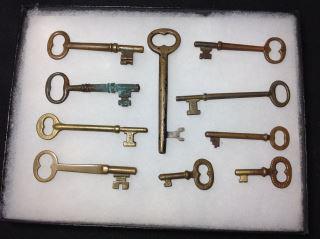 Brass Skeleton Keys (10) . (1 of 1)