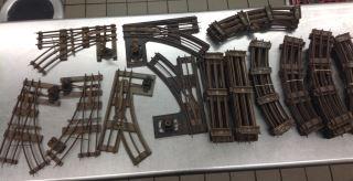 Lionel Tracks & Switches - Standard 210 . (1 of 5)