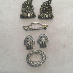 2-in-1 broaches and Shoe Buckles (2) .: .