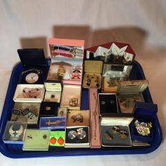 Custome Jewelry Lot Dorothy Ann Broach & Earrings: Dorothy Ann Broach & Earrings