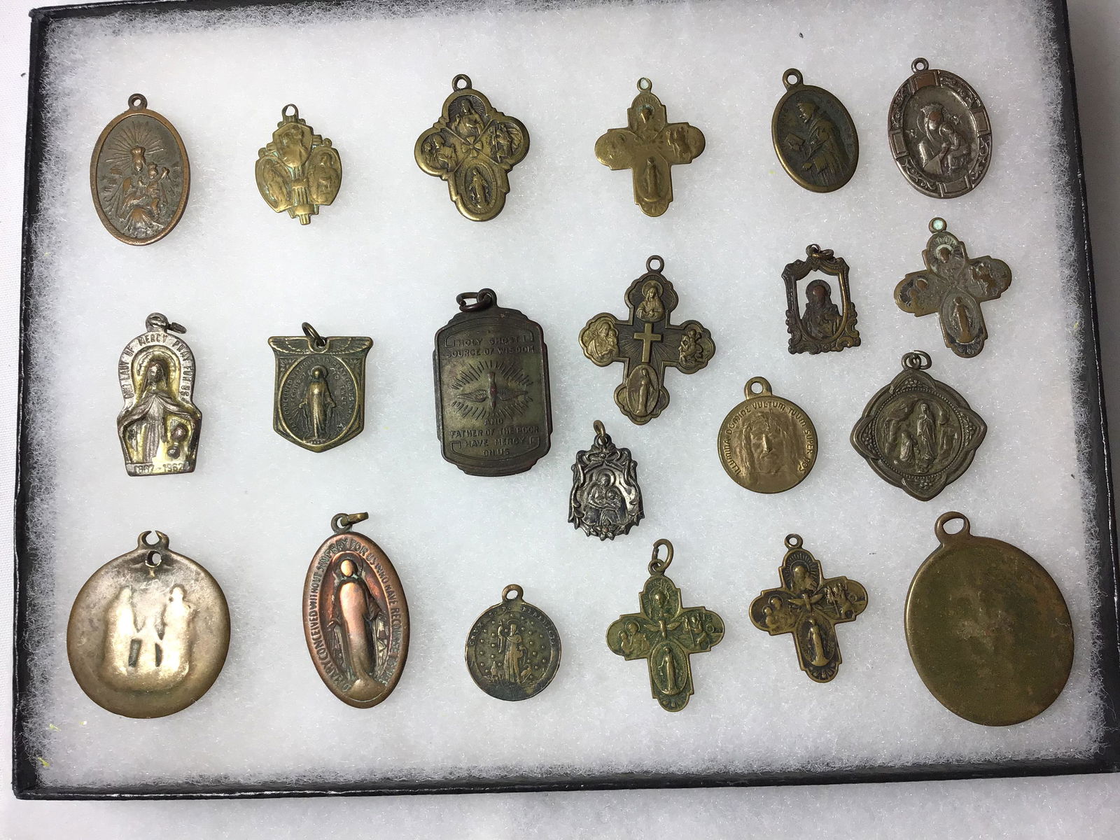 Antique Religious Medal Lot (21 pcs) - Brass Nice (1 of 1)