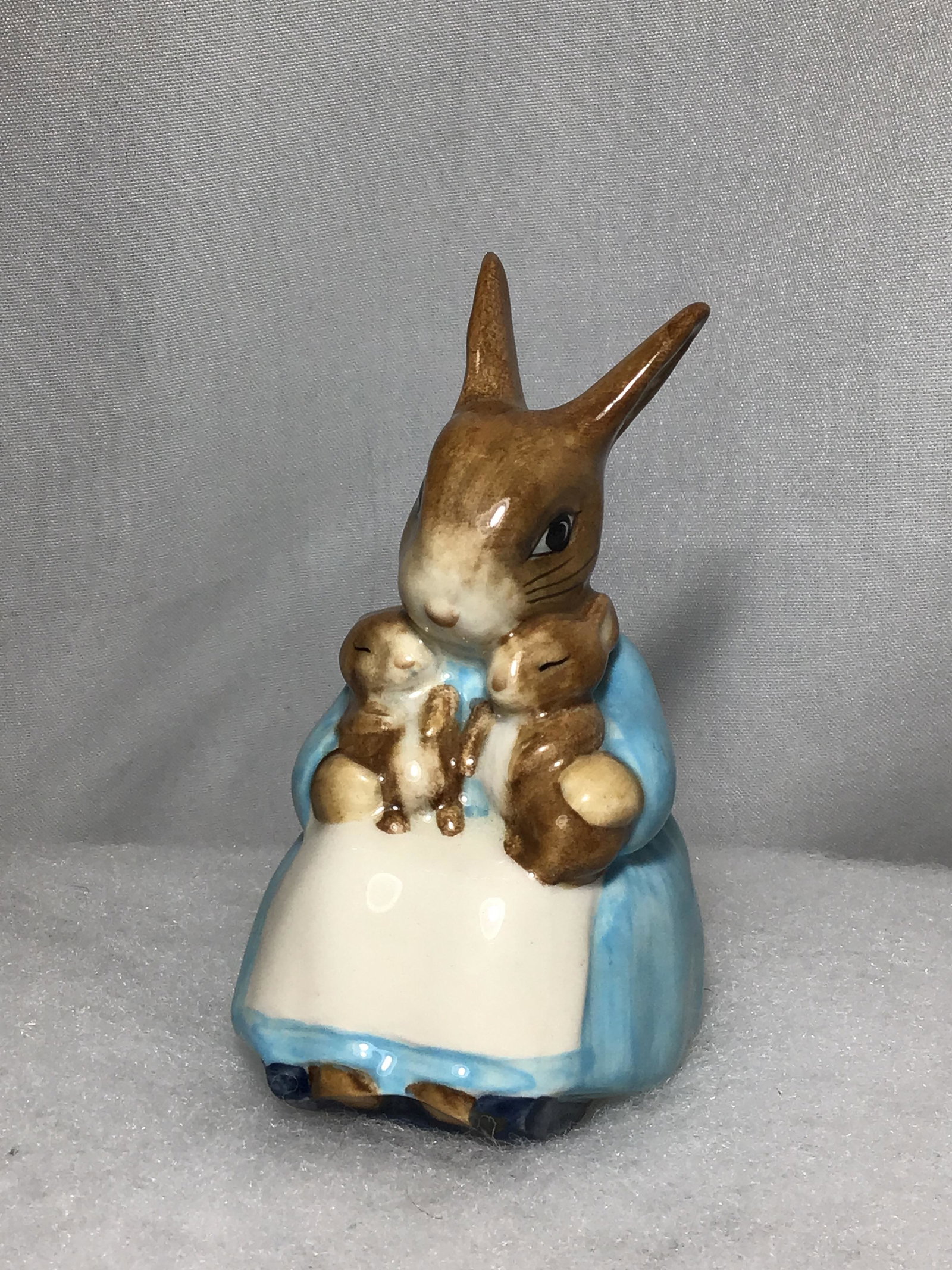 Beatrix Potters Mrs. Rabbit and Bunnies . (1 of 4)