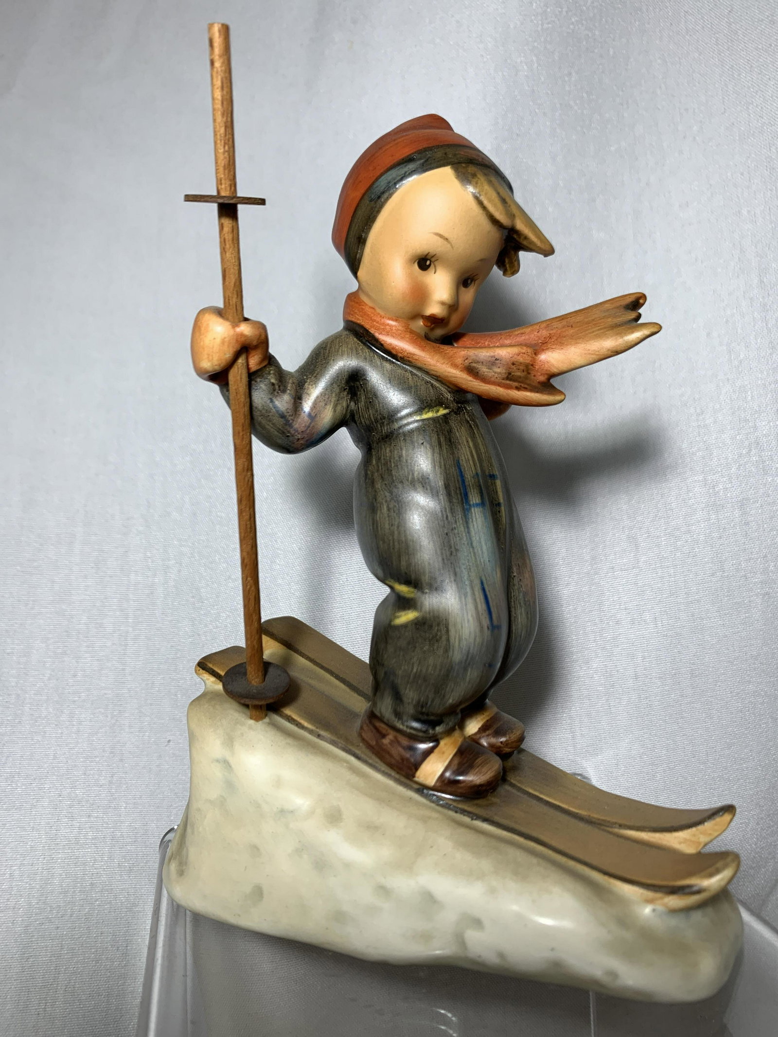 Hummel Little Skier .: .