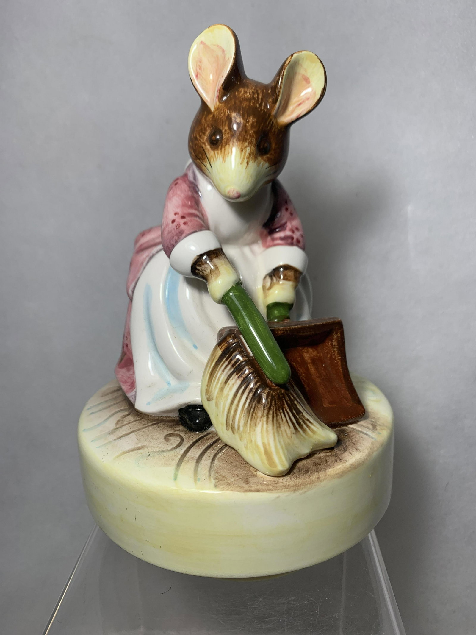 Beatrix Potter Hunca Munca Music Box . (1 of 4)