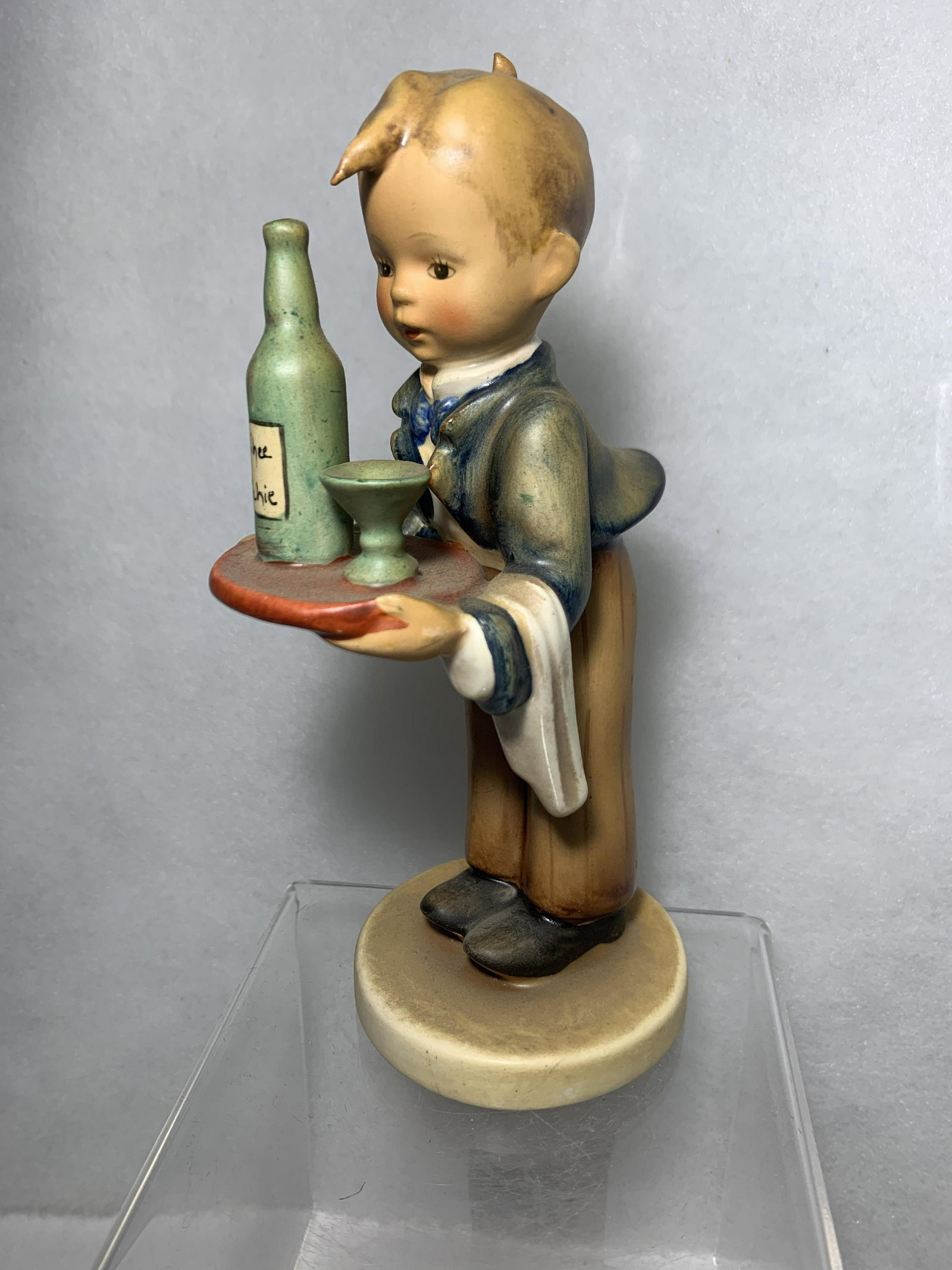 Waiter Hummel . (1 of 4)