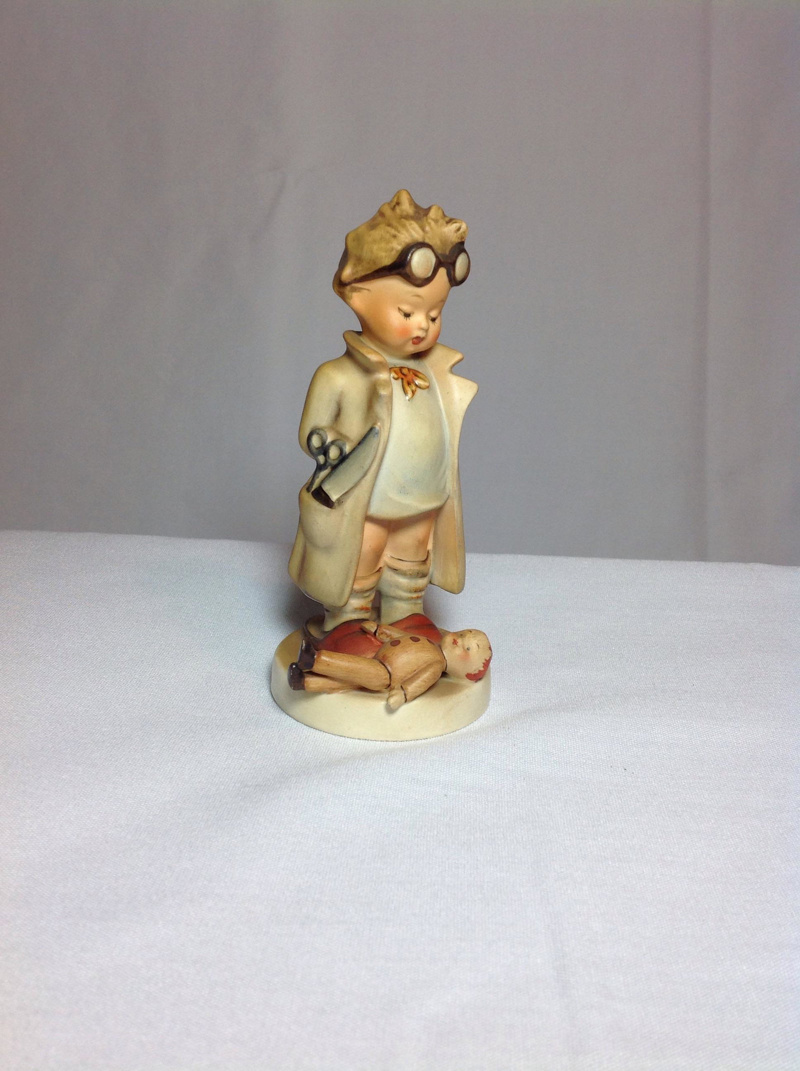 The Doctor Hummel 5.5" T: .