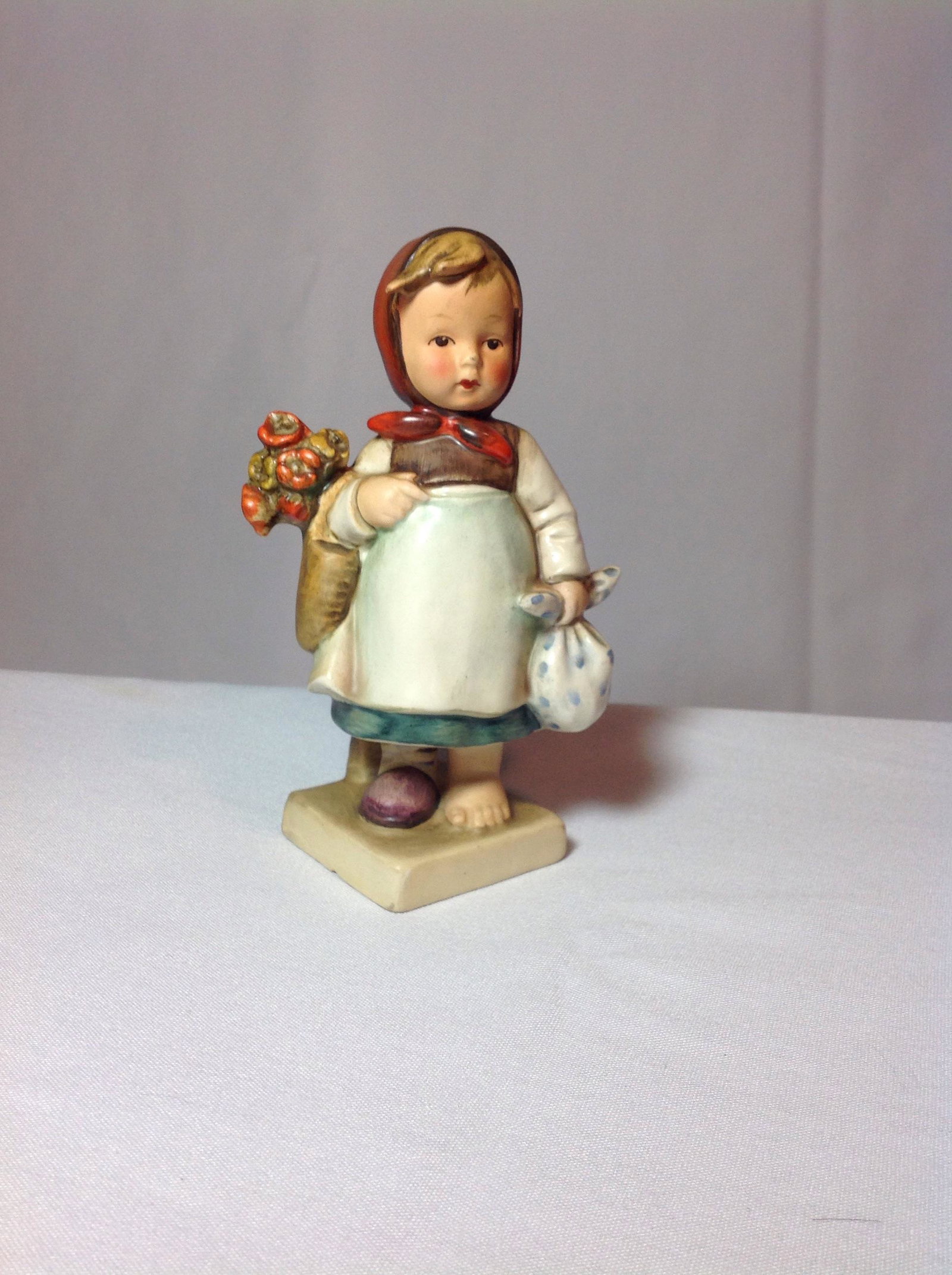 Shoeless Lady Hummel 6" T: .