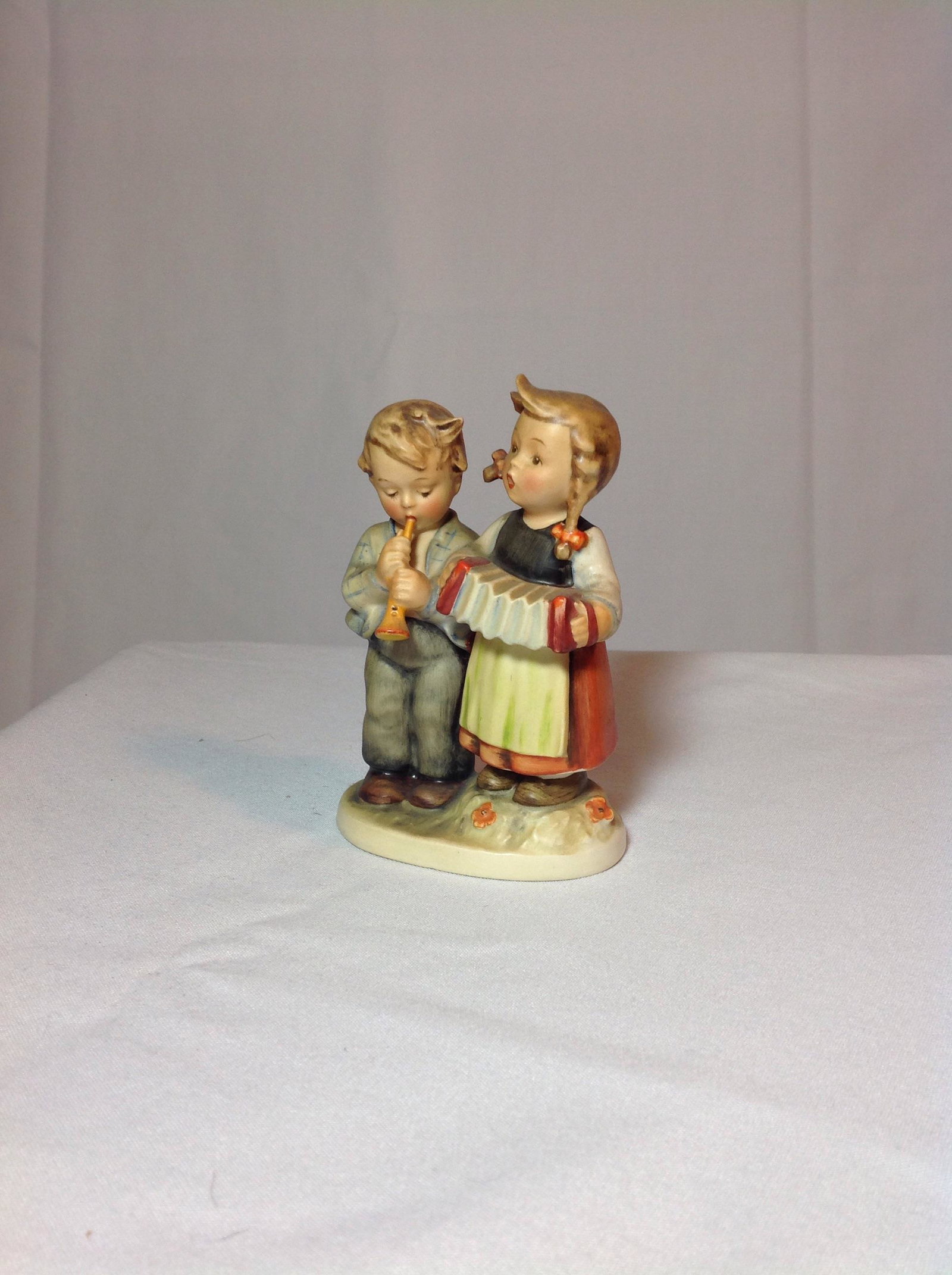 Birthday Seminole Hummel 218 5": .